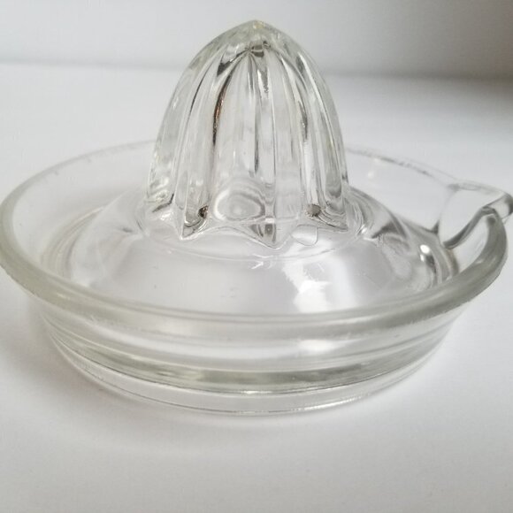 Vintage Small Clear Glass Juice Reamer Flat Thumb Rest (L12) - Picture 4 of 10